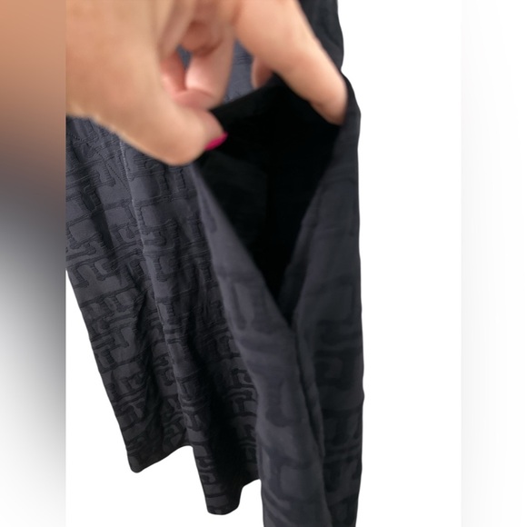 J.McLaughlin Black Textured Knit Jacquard Crew Neck Cap Sleeve Swing Dress - Picture 3 of 6